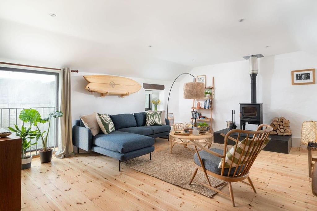 Porthcurno Barns, The Cart Lodge - Cosy Cottage, Walk To Porthcurno Beach, Pedn Vouder & Minack Theatre Пензанс Екстериор снимка