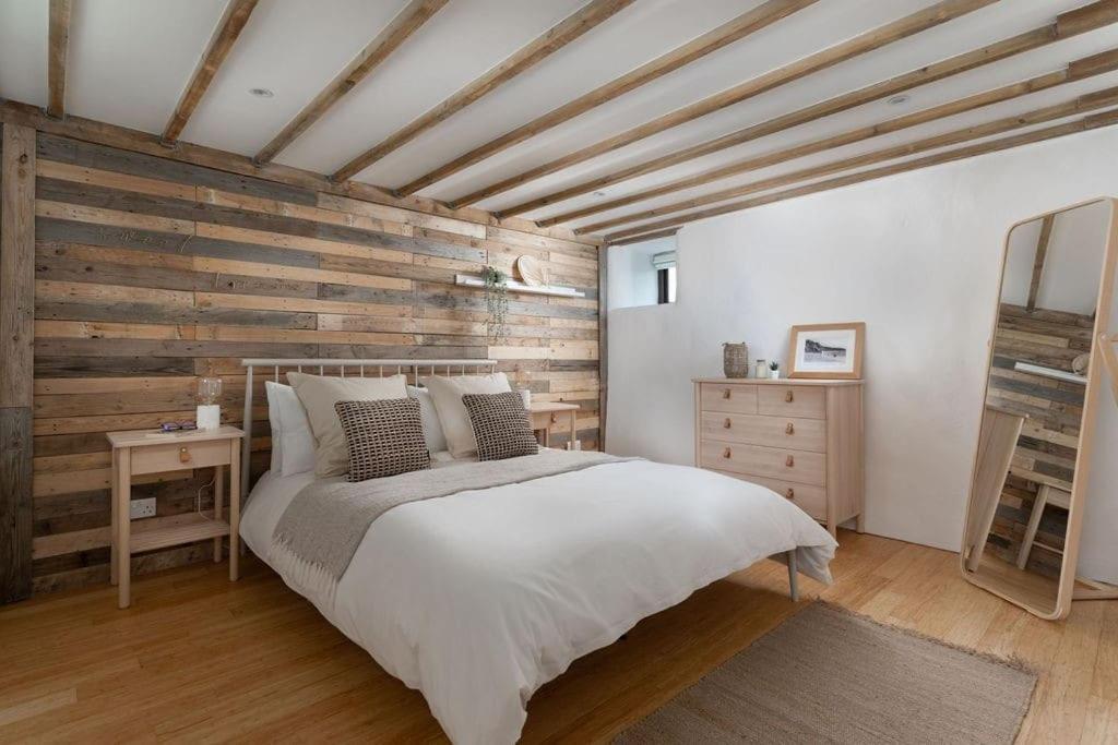 Porthcurno Barns, The Cart Lodge - Cosy Cottage, Walk To Porthcurno Beach, Pedn Vouder & Minack Theatre Пензанс Екстериор снимка