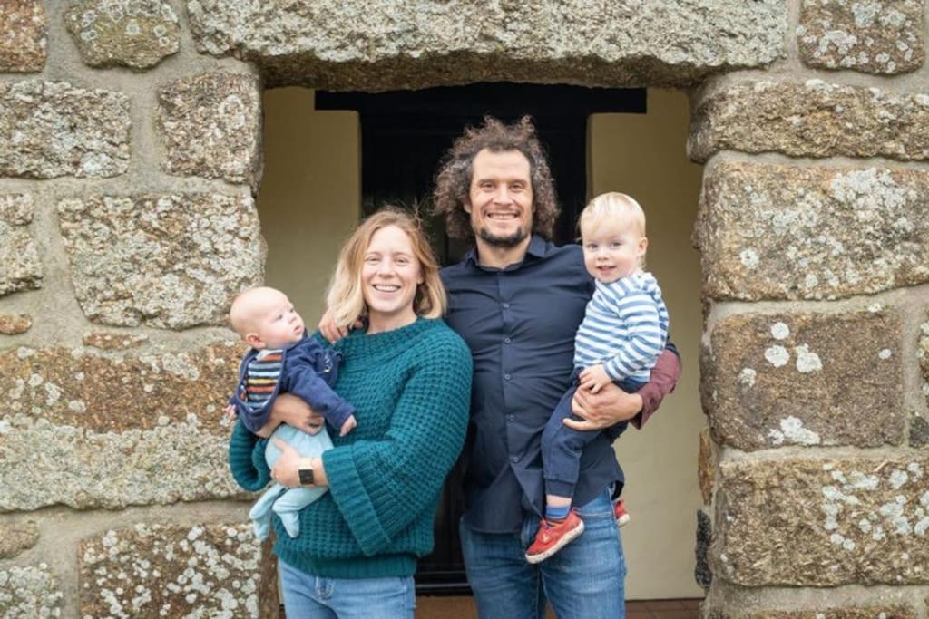Porthcurno Barns, The Cart Lodge - Cosy Cottage, Walk To Porthcurno Beach, Pedn Vouder & Minack Theatre Пензанс Екстериор снимка